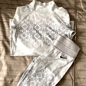 NIKE PRO BUNDLE LEGGINGS + LONG SLEEVE THERMAL TEE